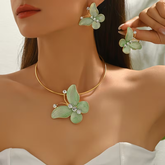 Green Floral Jewelry Set – Elegant & Feminine Statement