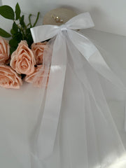 Elegant Bow Bridal Veil – Minimalist Bridal Statement