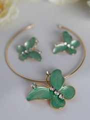 Green Floral Jewelry Set – Elegant & Feminine Statement
