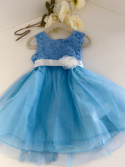 Elegant Tulle Party Dress with White Floral Waist Accent