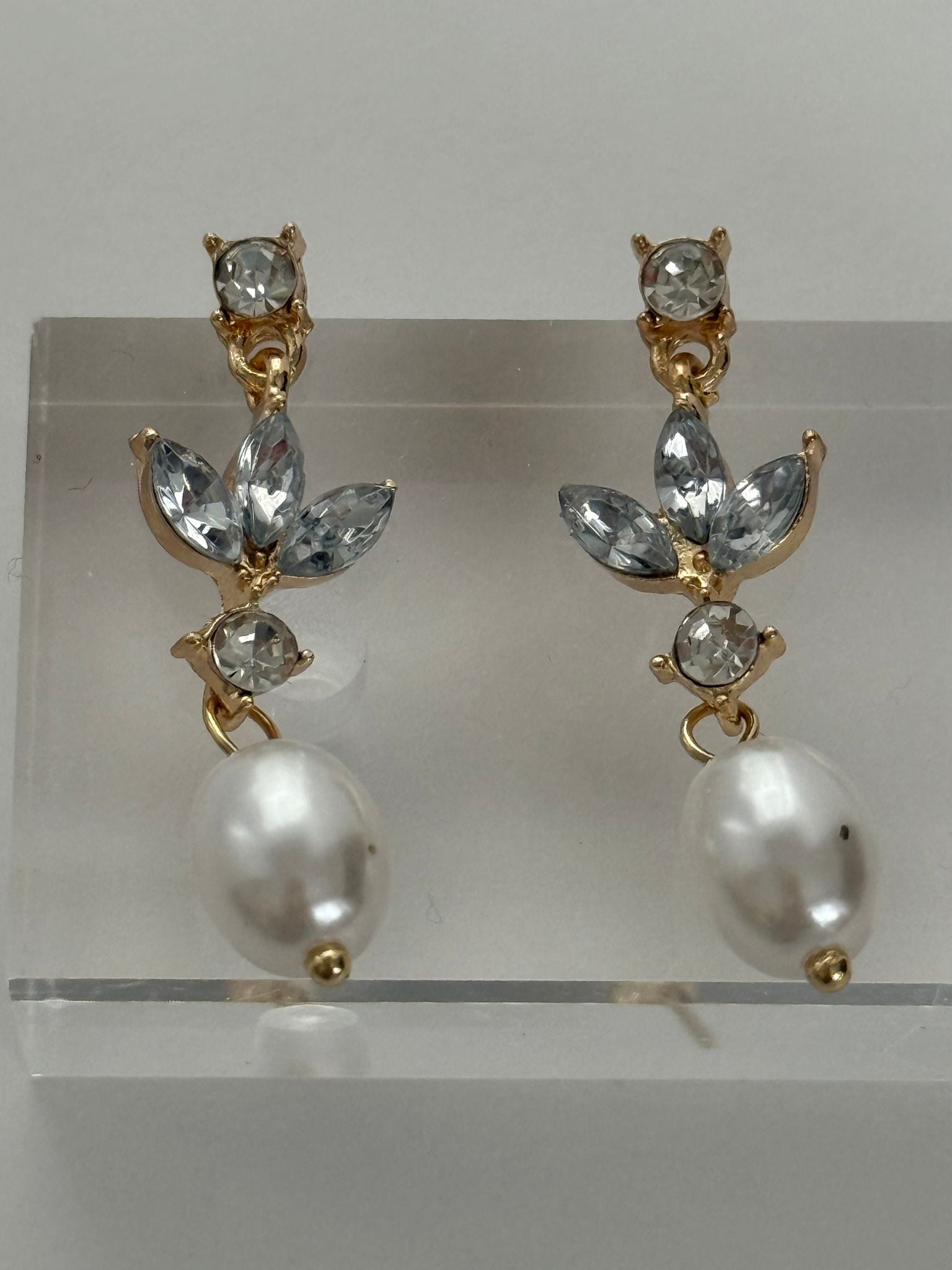 Pearl Drop Earrings with Crystal Accents – Gold Tone