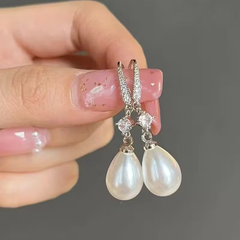 Elegant Pearl Drop Earrings – Classic Crystal & Teardrop Pearl Design