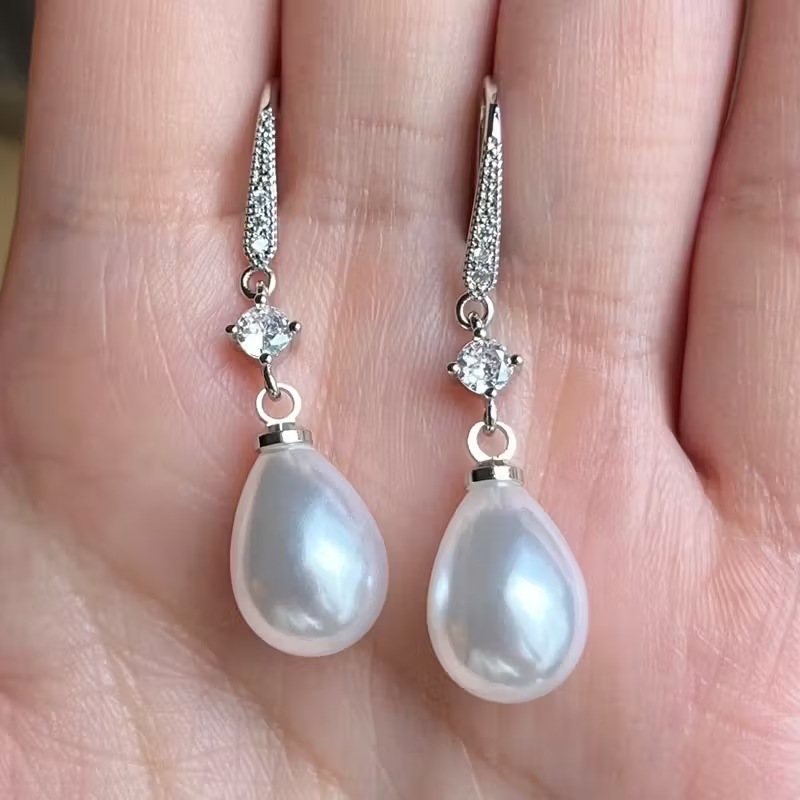 Elegant Pearl Drop Earrings – Classic Crystal & Teardrop Pearl Design