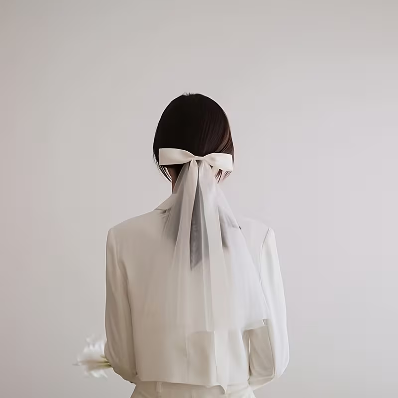 Elegant Bow Bridal Veil – Minimalist Bridal Statement