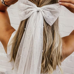 Pearl Bow Bridal Veil – Romantic & Elegant Statement Piece