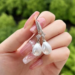 Elegant Pearl Drop Earrings – Classic Crystal & Teardrop Pearl Design