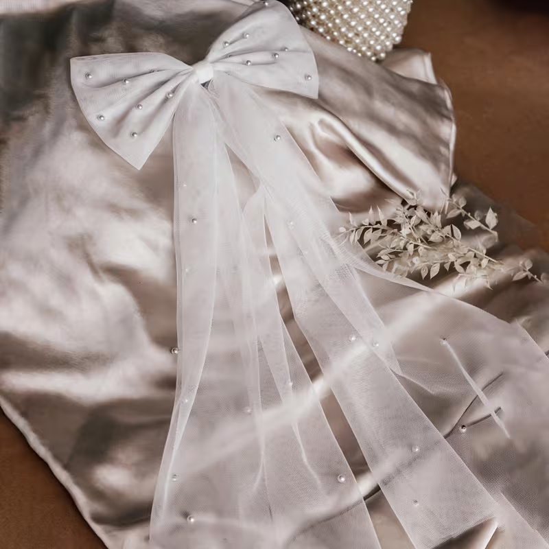 Pearl Bow Bridal Veil – Romantic & Elegant Statement Piece