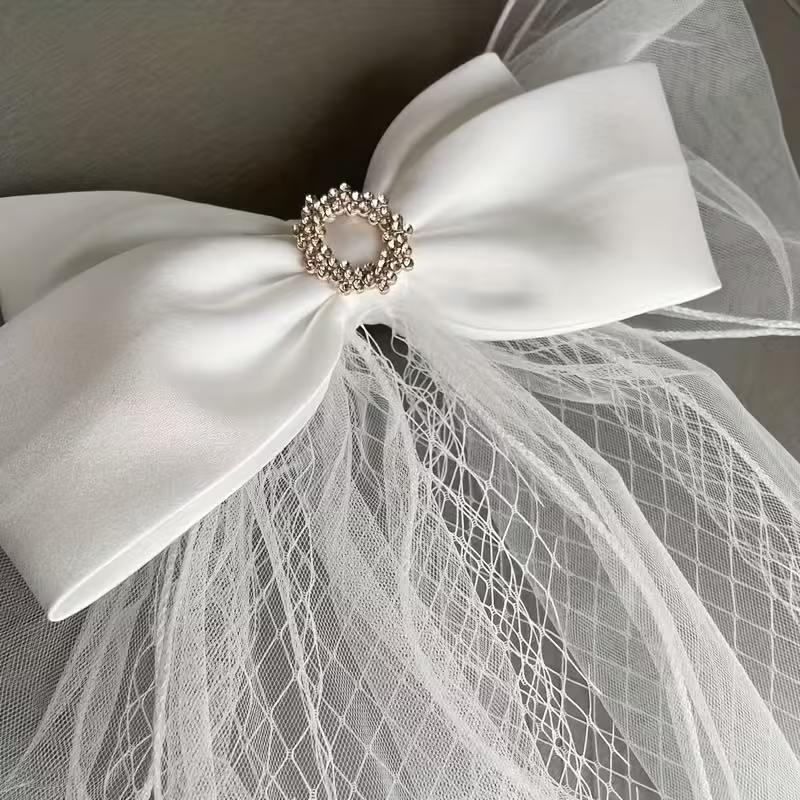Luxury Crystal Bow Bridal Veil – Elegant Statement Hair Accessory
