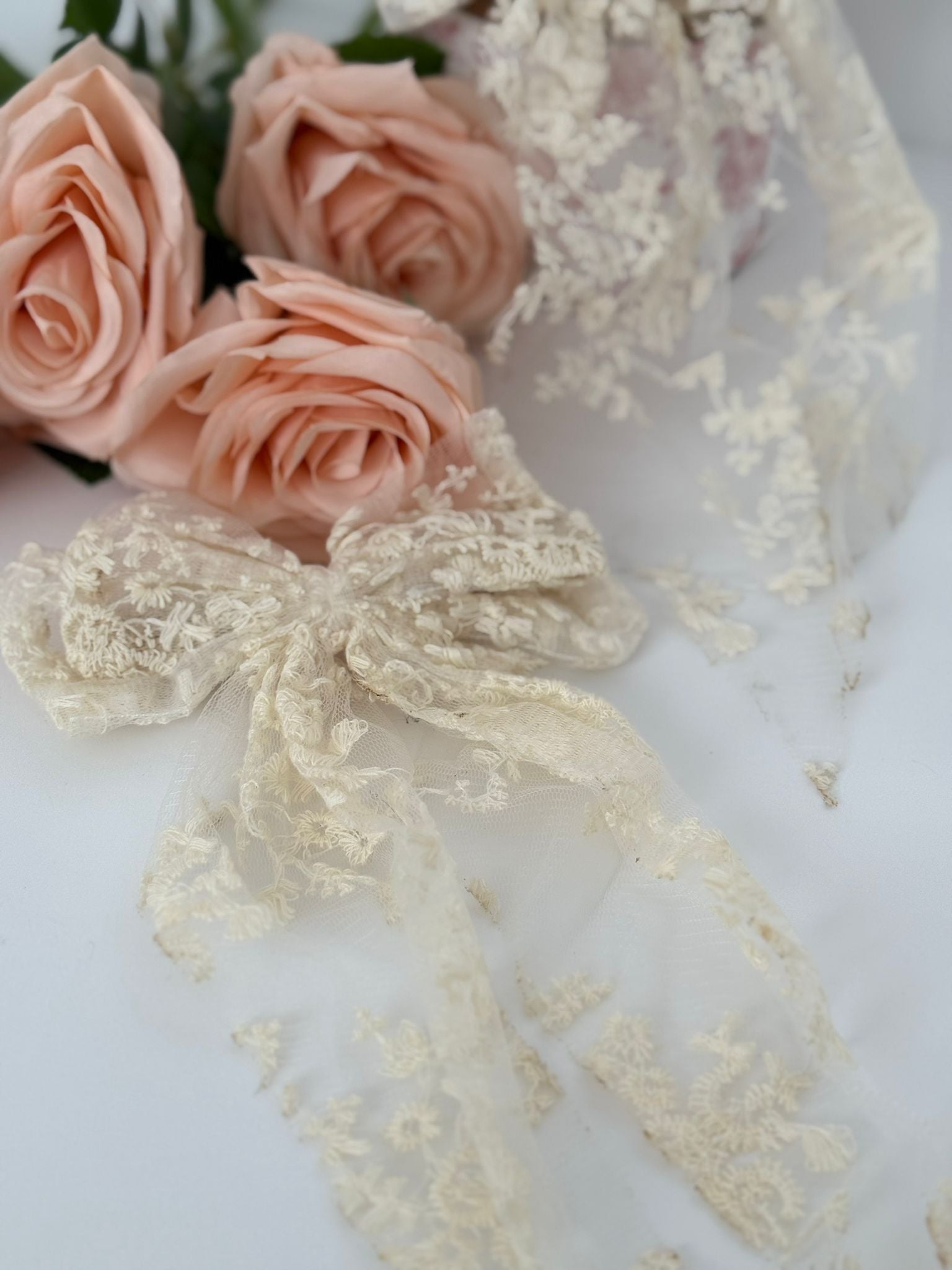 Large 2-Piece Dovetail Lace Bow Set with Floral Accent