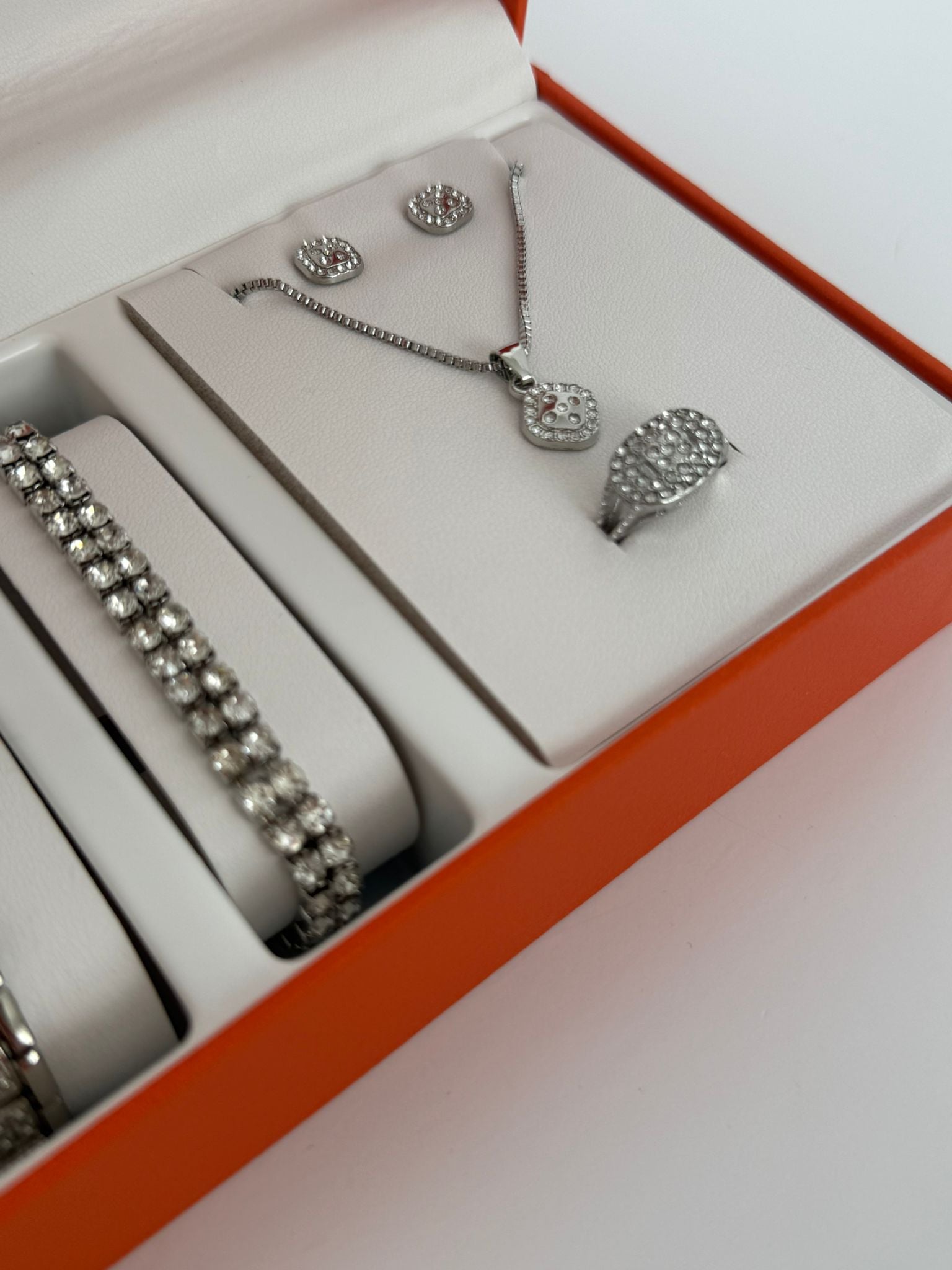 Luxury Crystal Watch & Jewelry Set (5-Piece Glam Set)