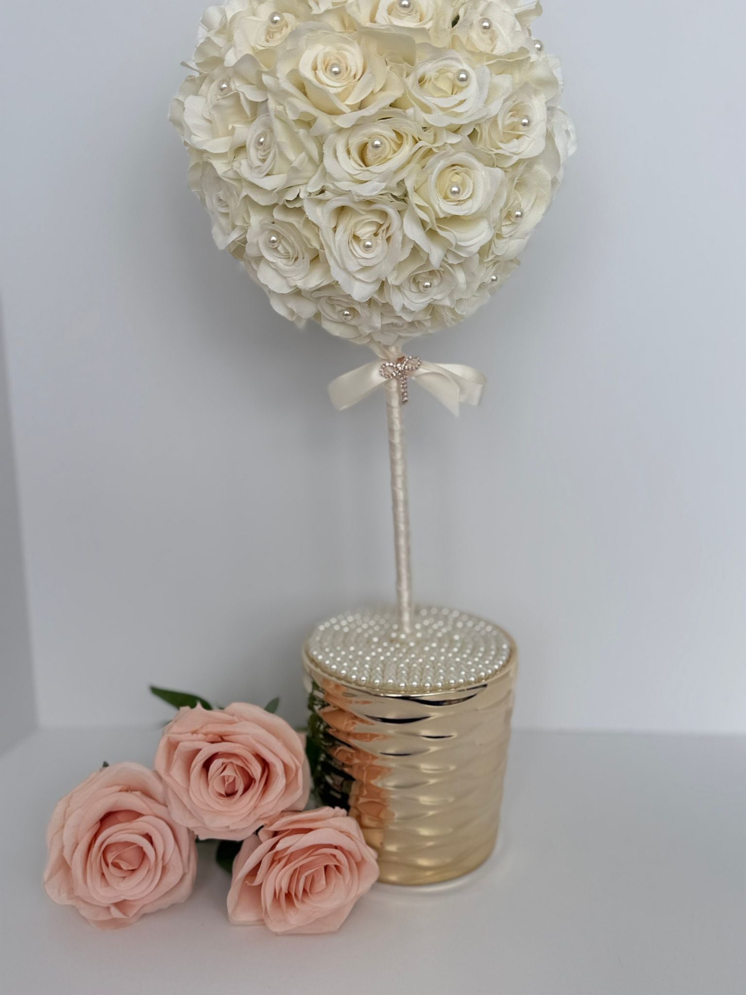 Luxury Rose Topiary Centerpiece – Elegant Floral Arrangement
