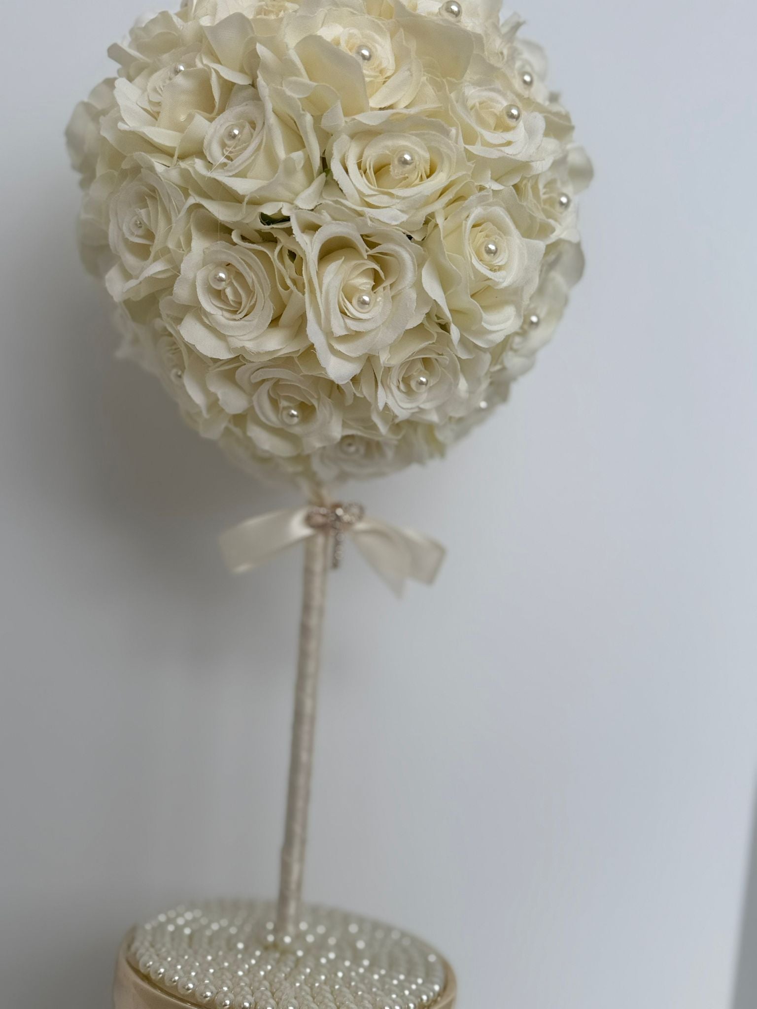 Luxury Rose Topiary Centerpiece – Elegant Floral Arrangement