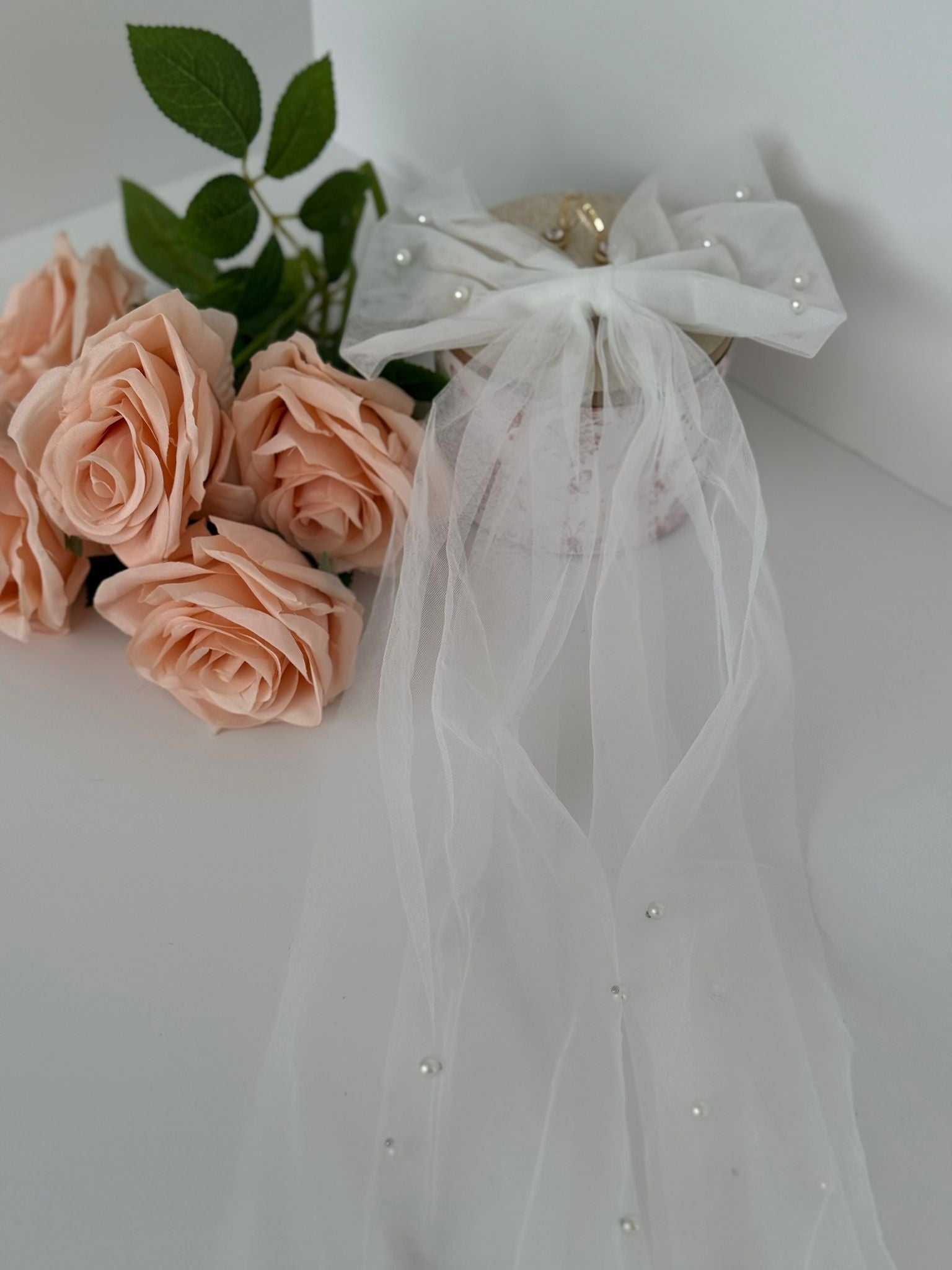 Pearl Bow Bridal Veil – Romantic & Elegant Statement Piece