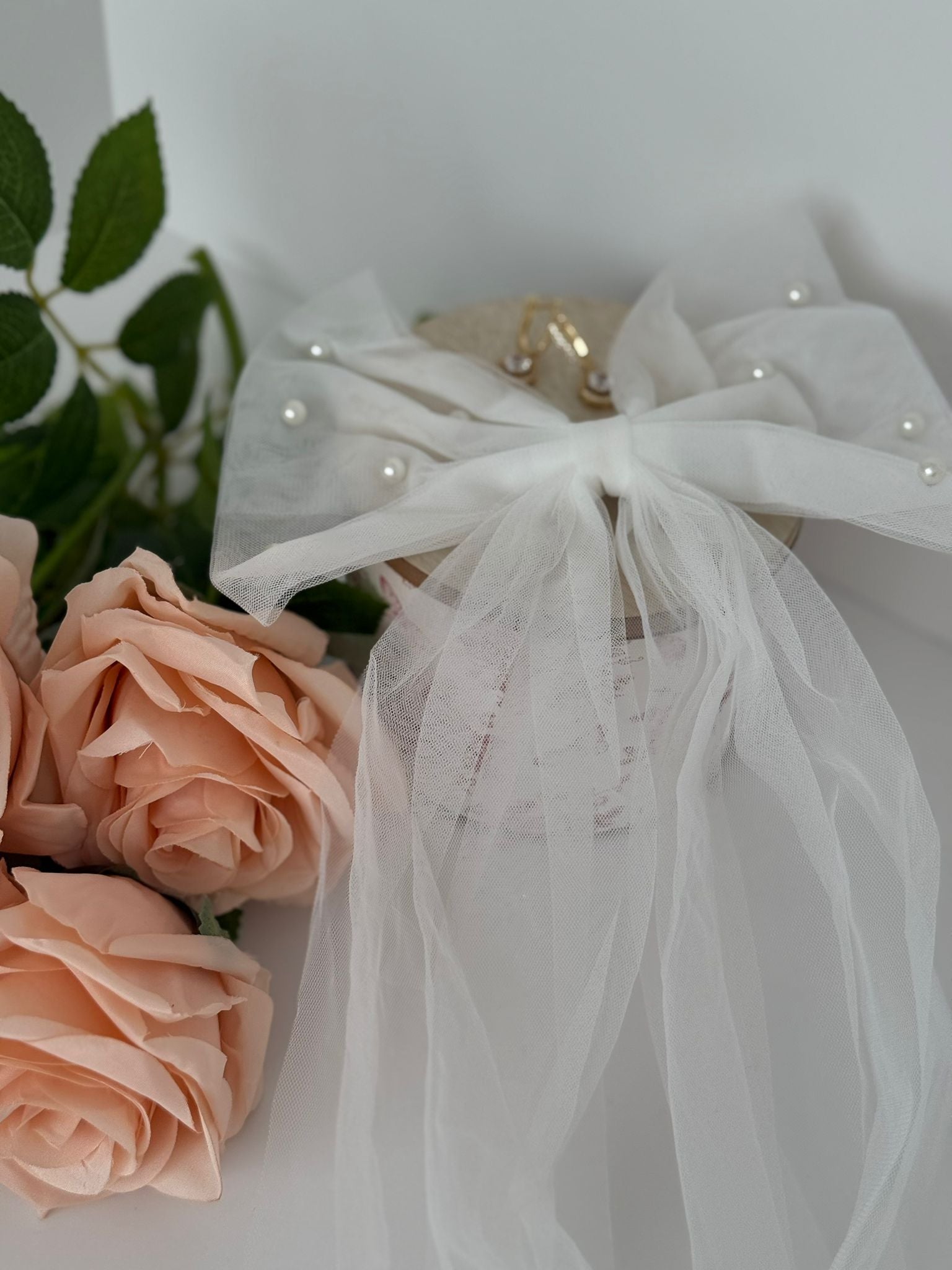 Pearl Bow Bridal Veil – Romantic & Elegant Statement Piece
