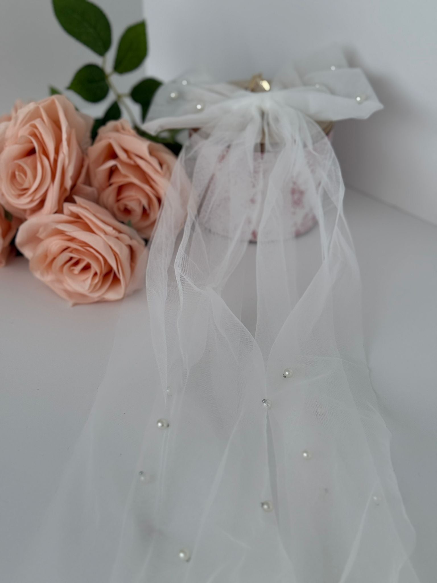 Pearl Bow Bridal Veil – Romantic & Elegant Statement Piece