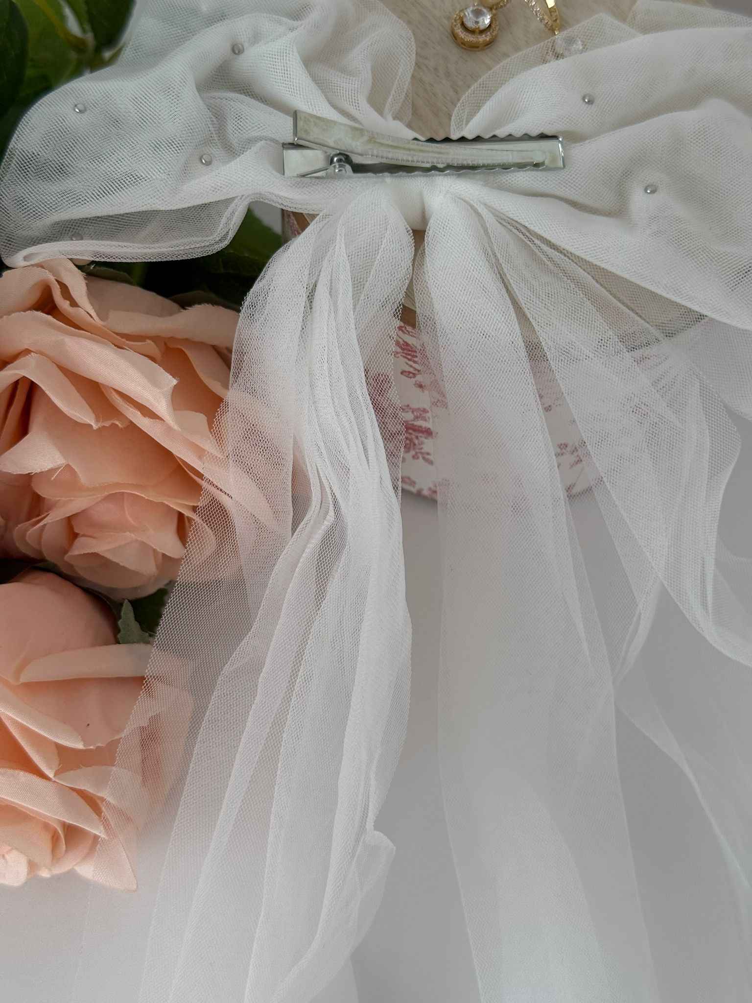 Pearl Bow Bridal Veil – Romantic & Elegant Statement Piece