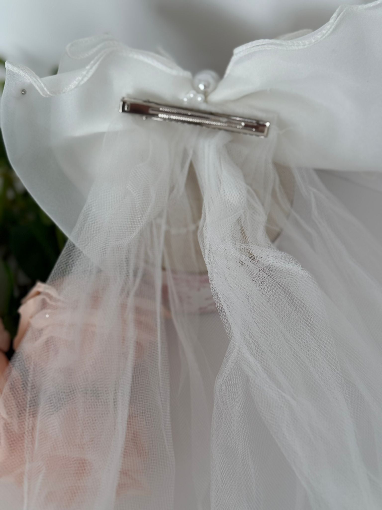 Luxury Crystal Bow Bridal Veil – Elegant Statement Hair Accessory