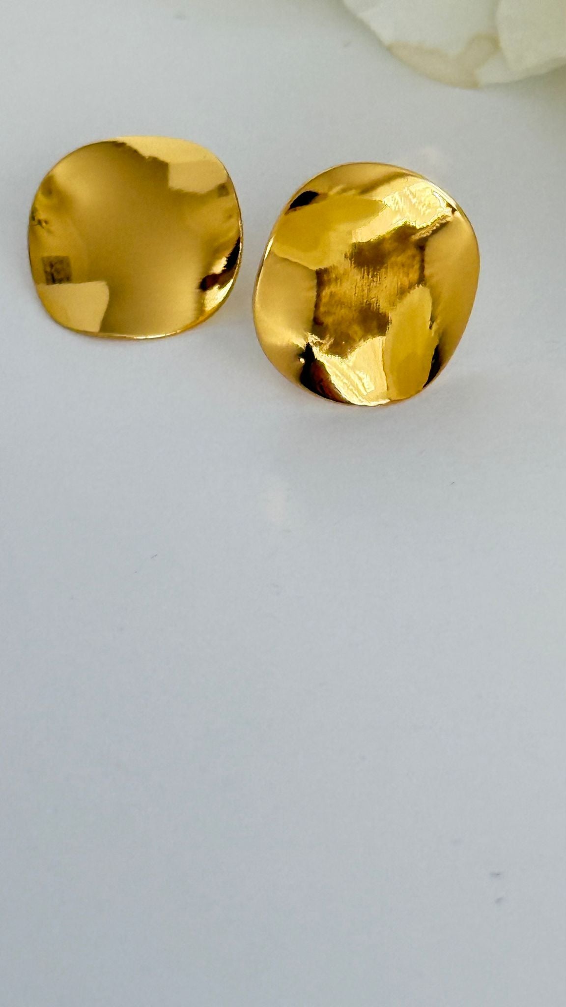 Golden Irregular Statement Earrings – Sculptural Modern Design