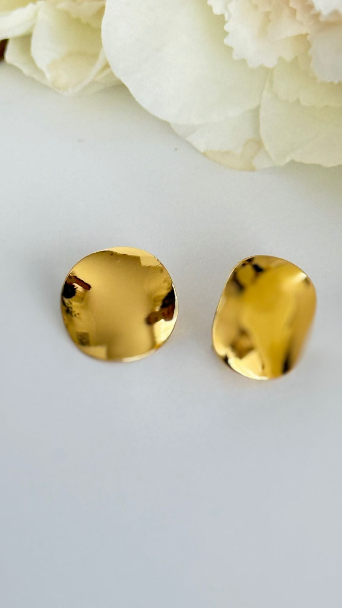 Golden Irregular Statement Earrings – Sculptural Modern Design