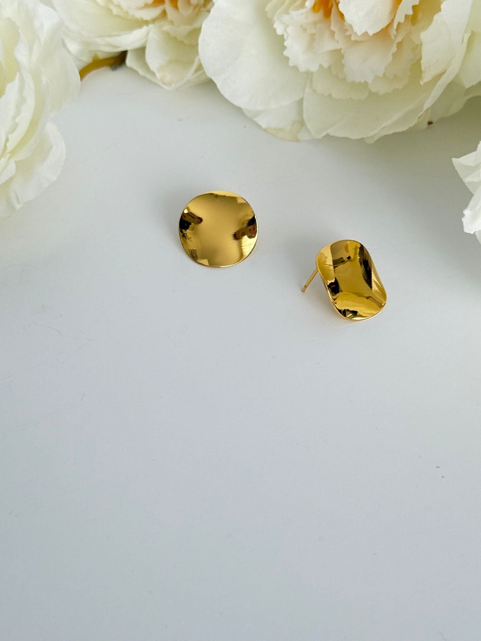 Golden Irregular Statement Earrings – Sculptural Modern Design