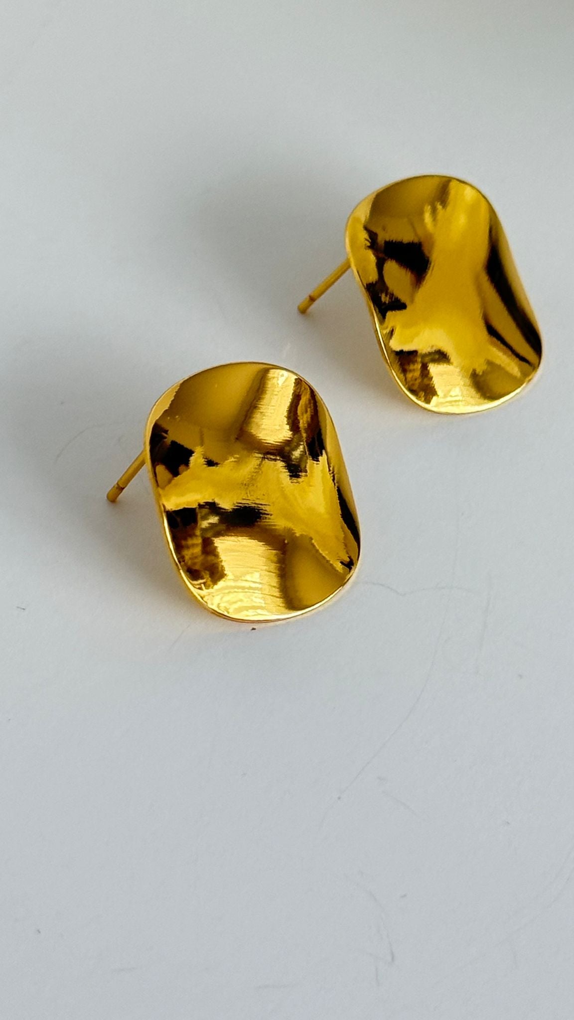 Golden Irregular Statement Earrings – Sculptural Modern Design
