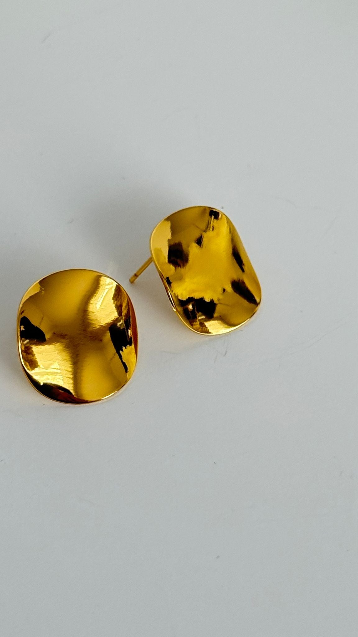 Golden Irregular Statement Earrings – Sculptural Modern Design