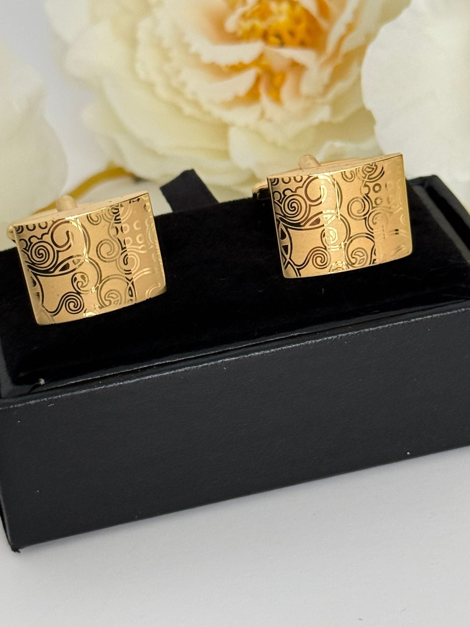 Geometric Pattern Golden Cufflinks