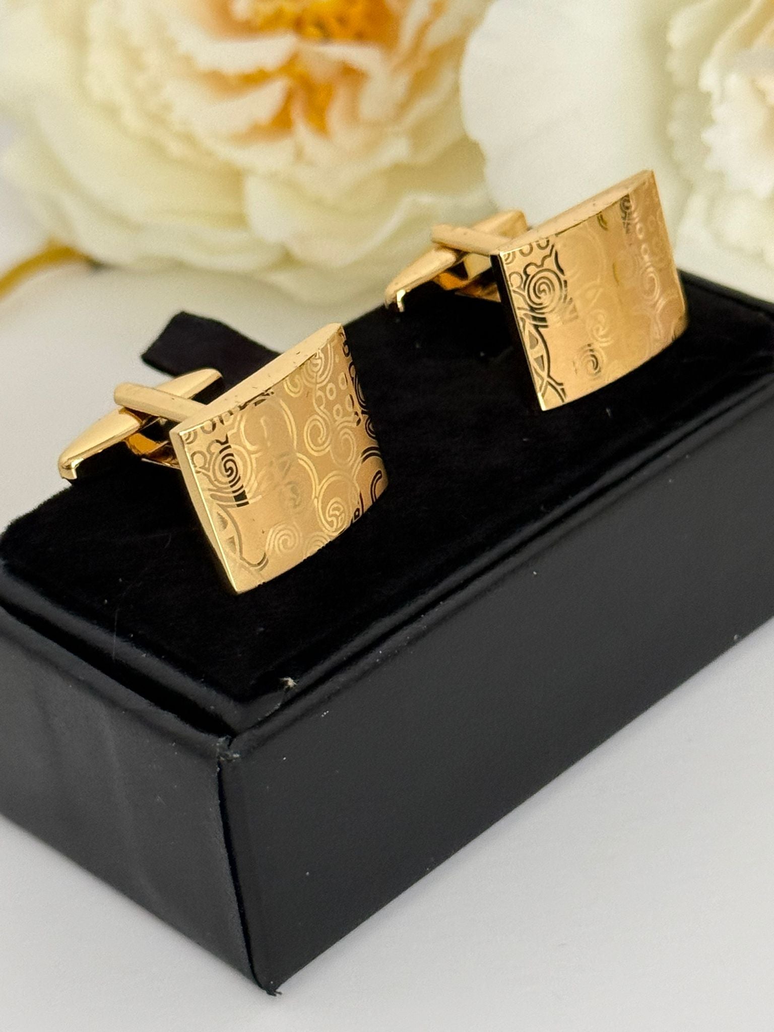 Geometric Pattern Golden Cufflinks