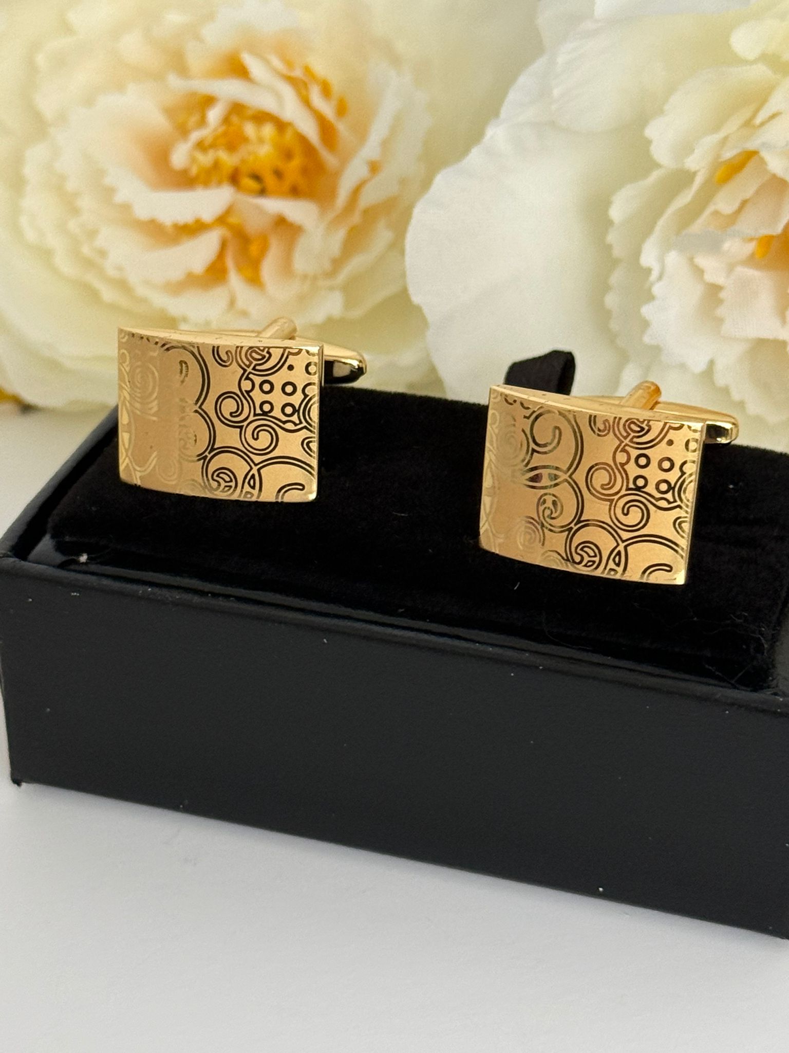Geometric Pattern Golden Cufflinks
