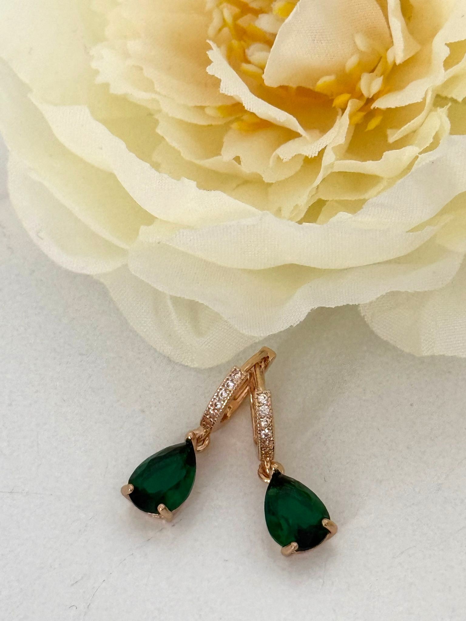 Luxury Emerald Green Teardrop Earrings