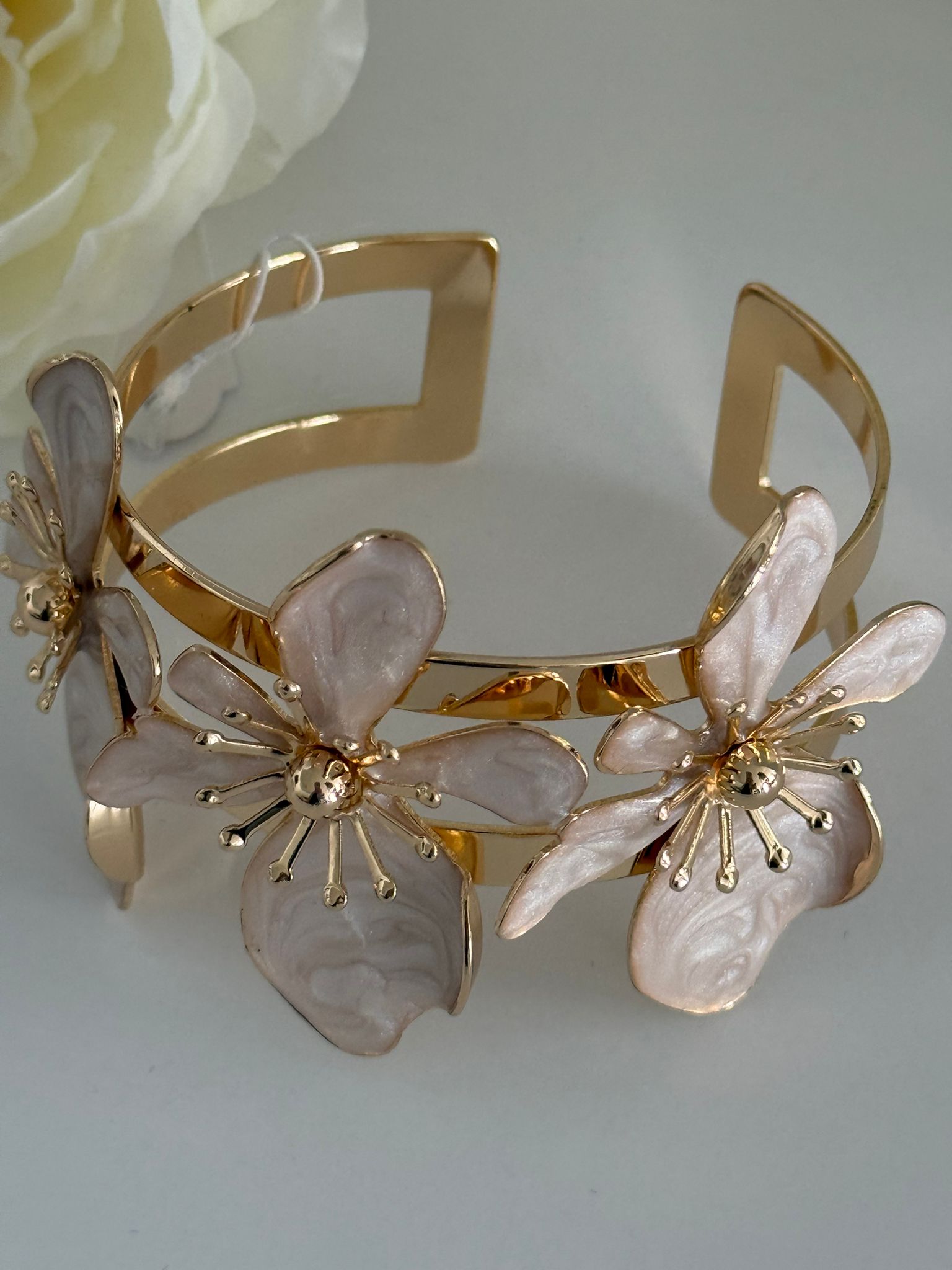 Elegant Gold-Tone White Floral Cuff Bracelet