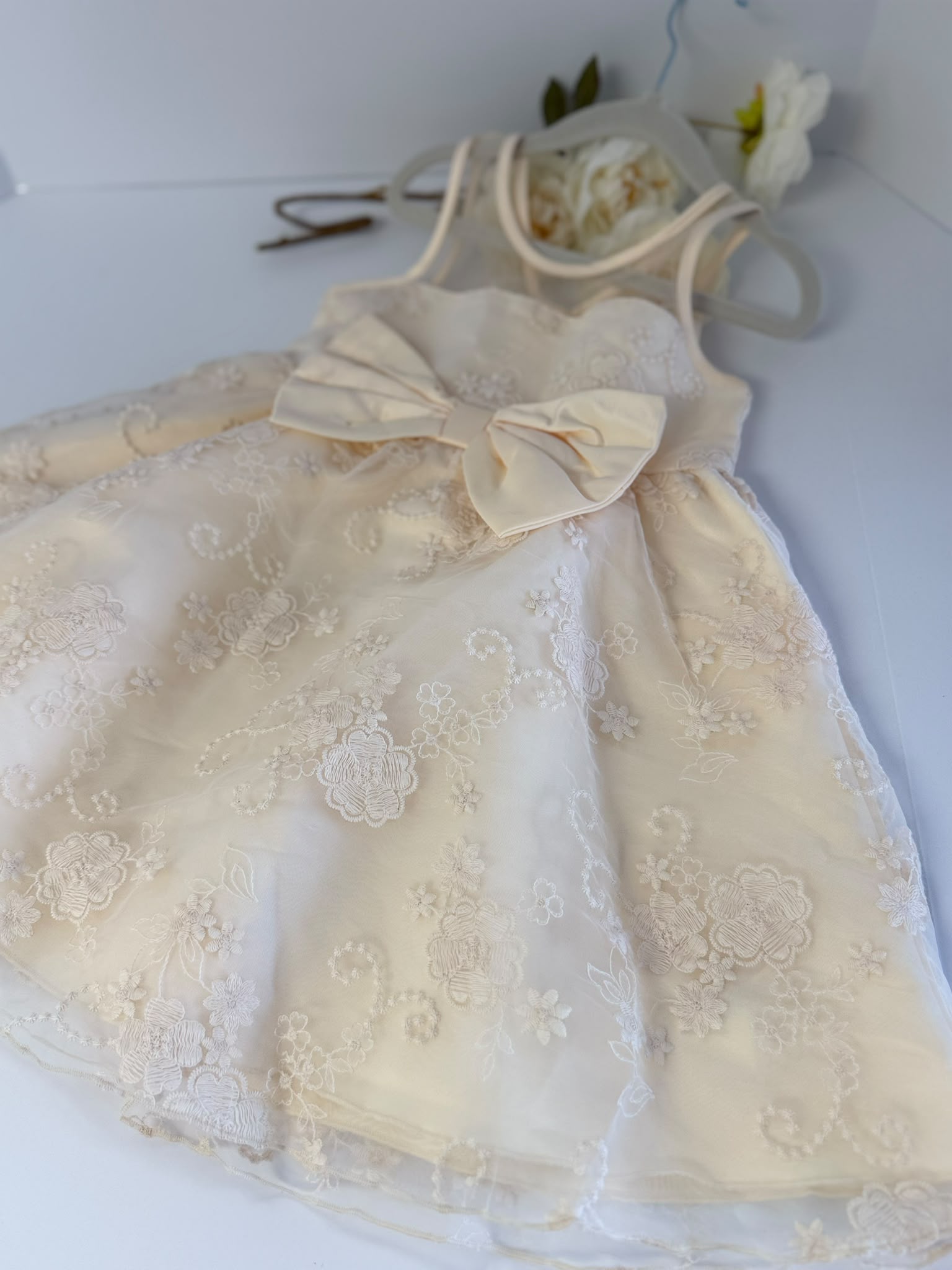 Elegant Ivory Flower Girl Dress for 4-Year-Old Girls