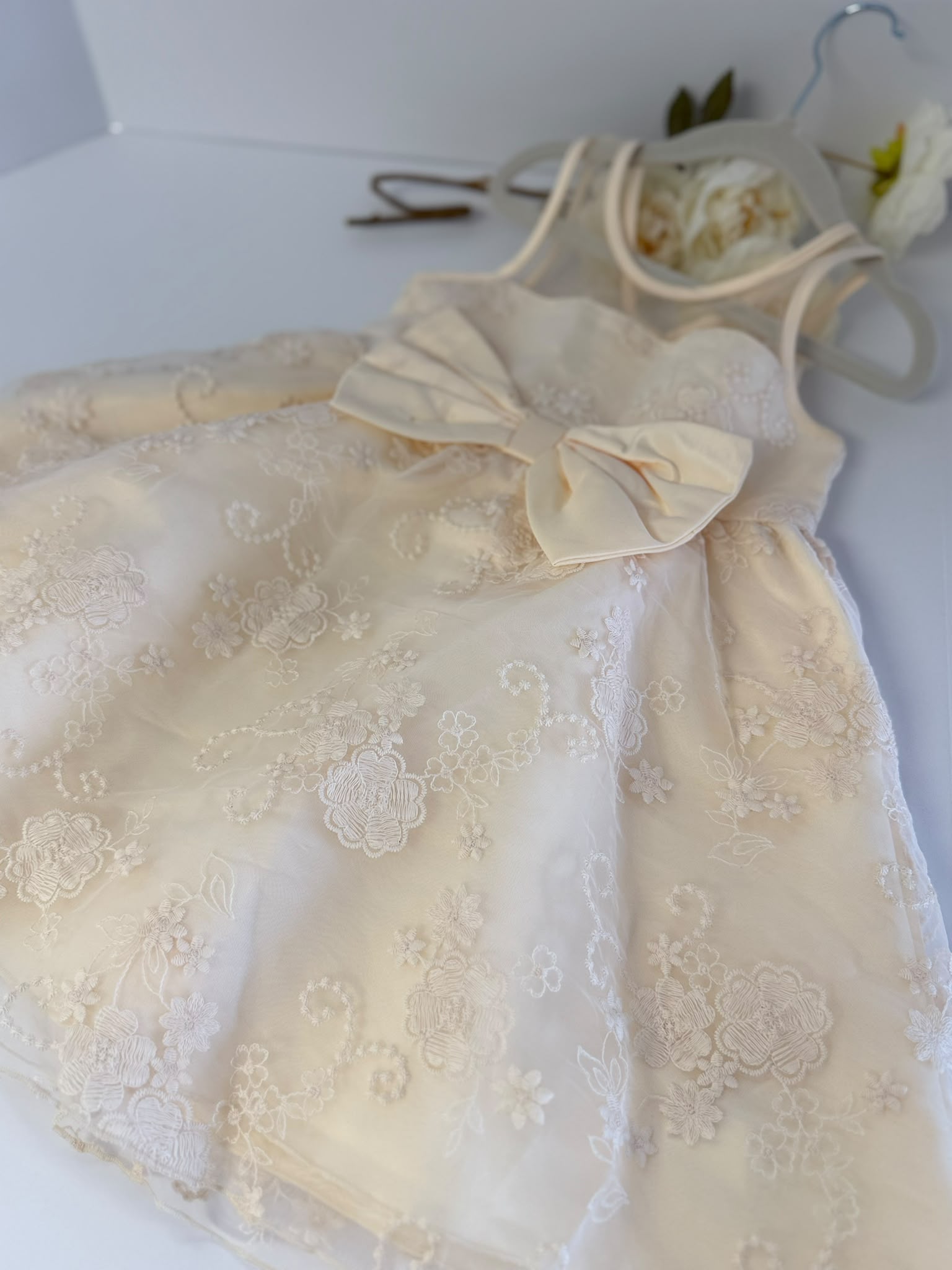 Elegant Ivory Flower Girl Dress for 4-Year-Old Girls