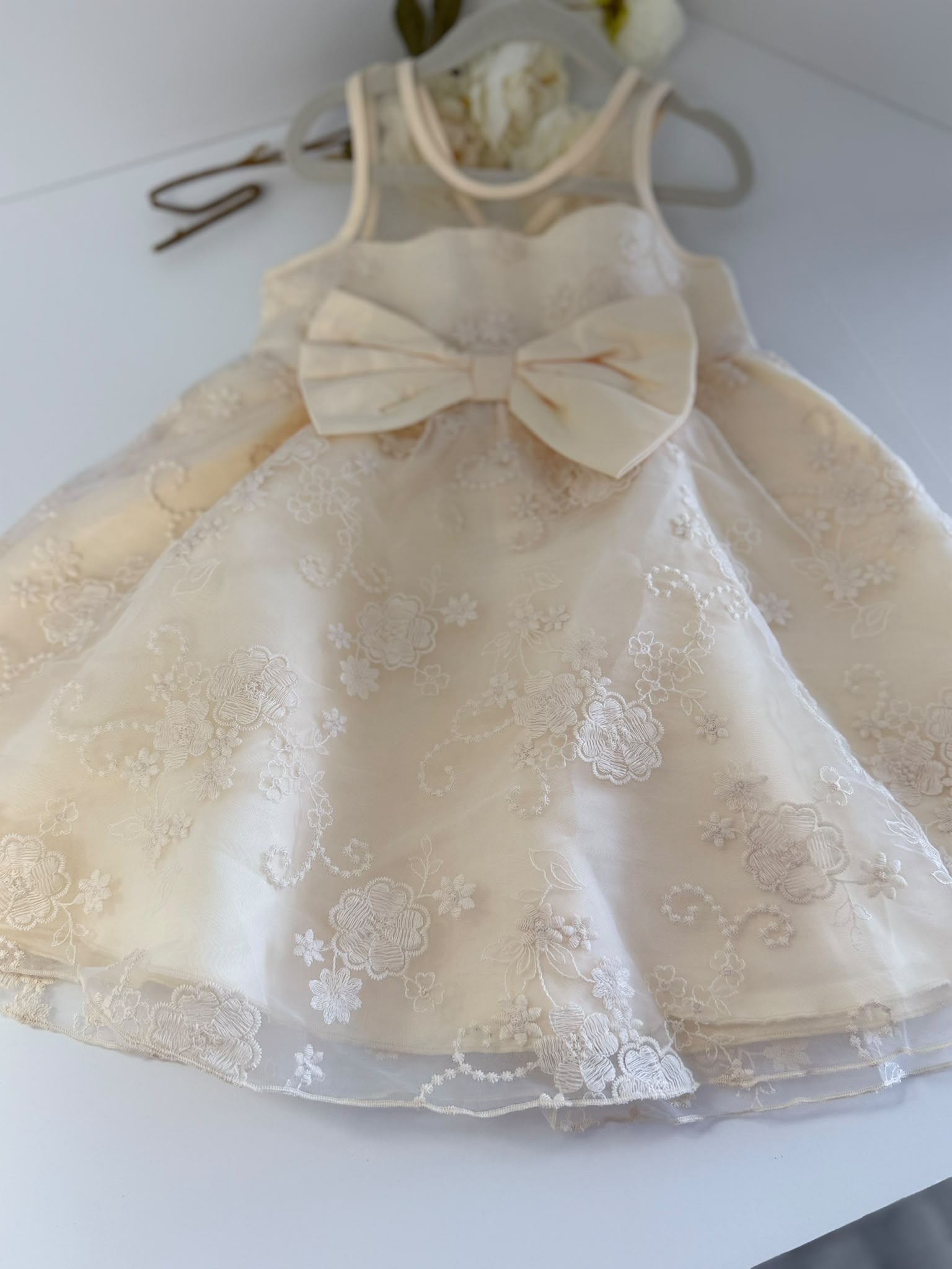 Elegant Ivory Flower Girl Dress for 4-Year-Old Girls