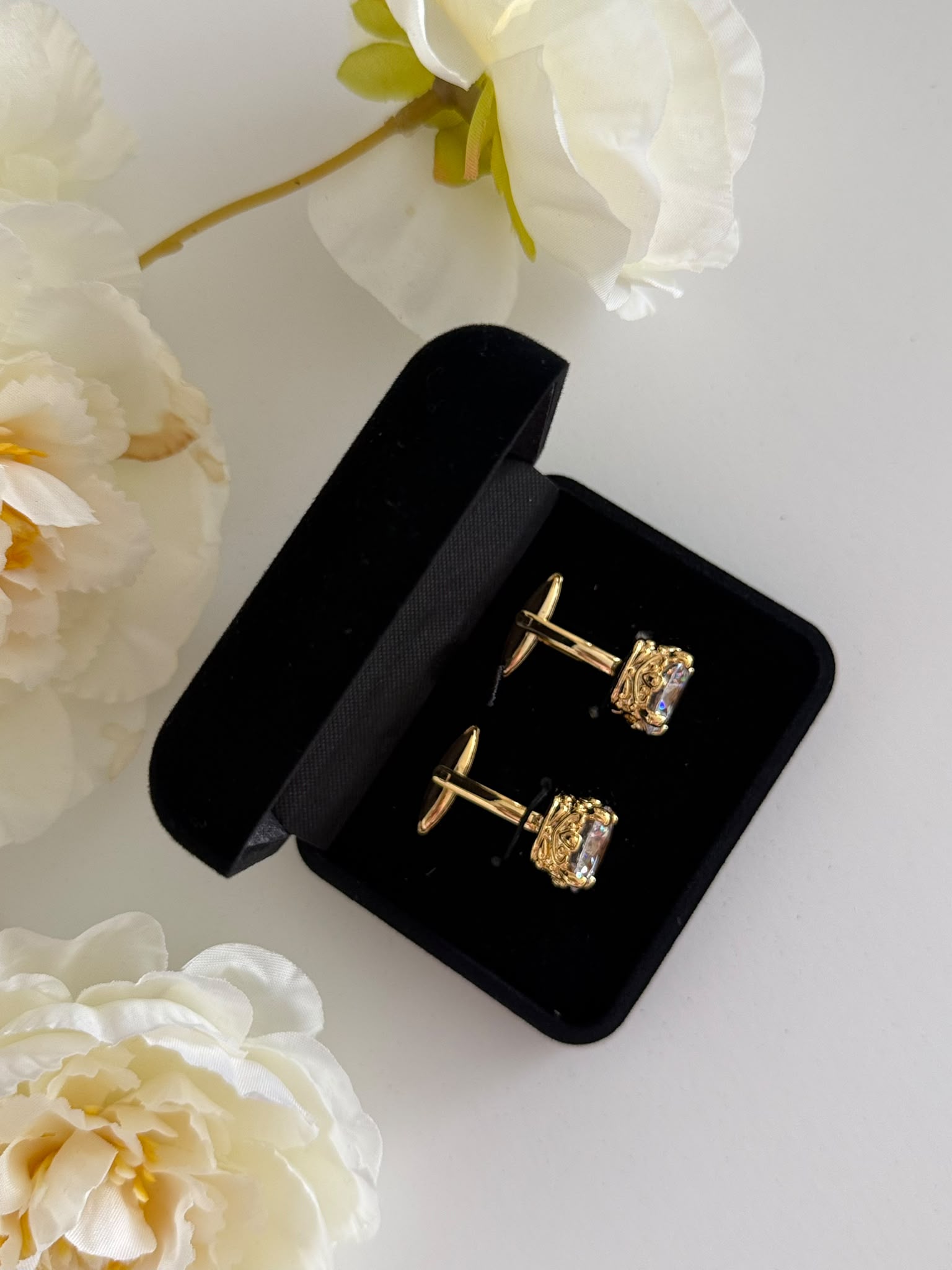 Luxury Golden Round Cubic Zirconia Cufflinks