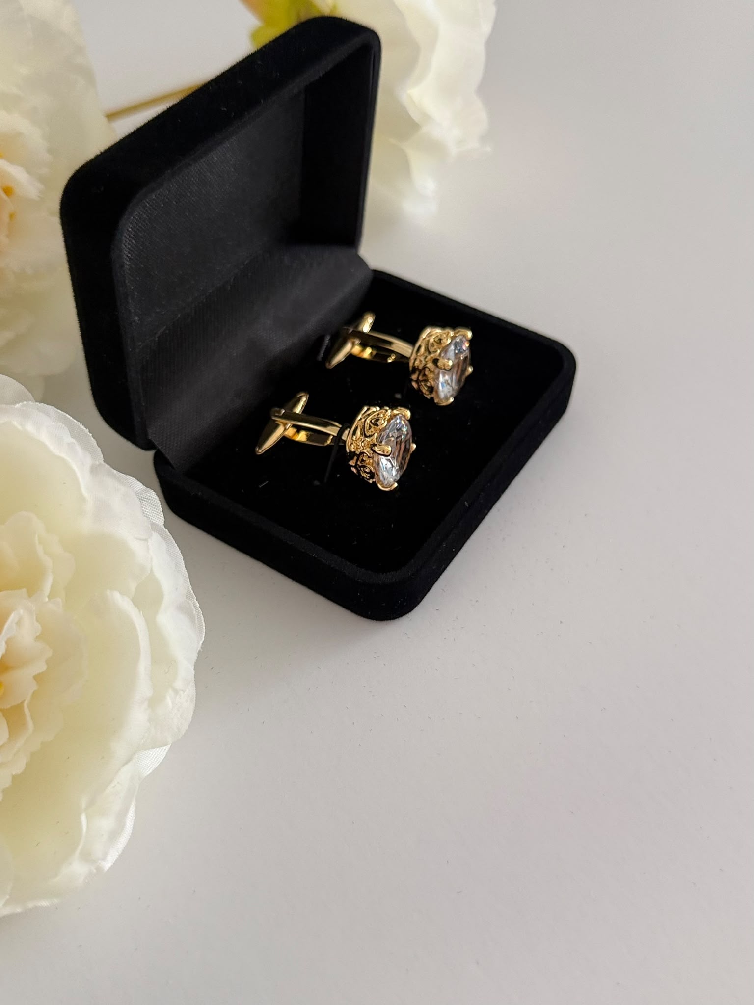 Luxury Golden Round Cubic Zirconia Cufflinks