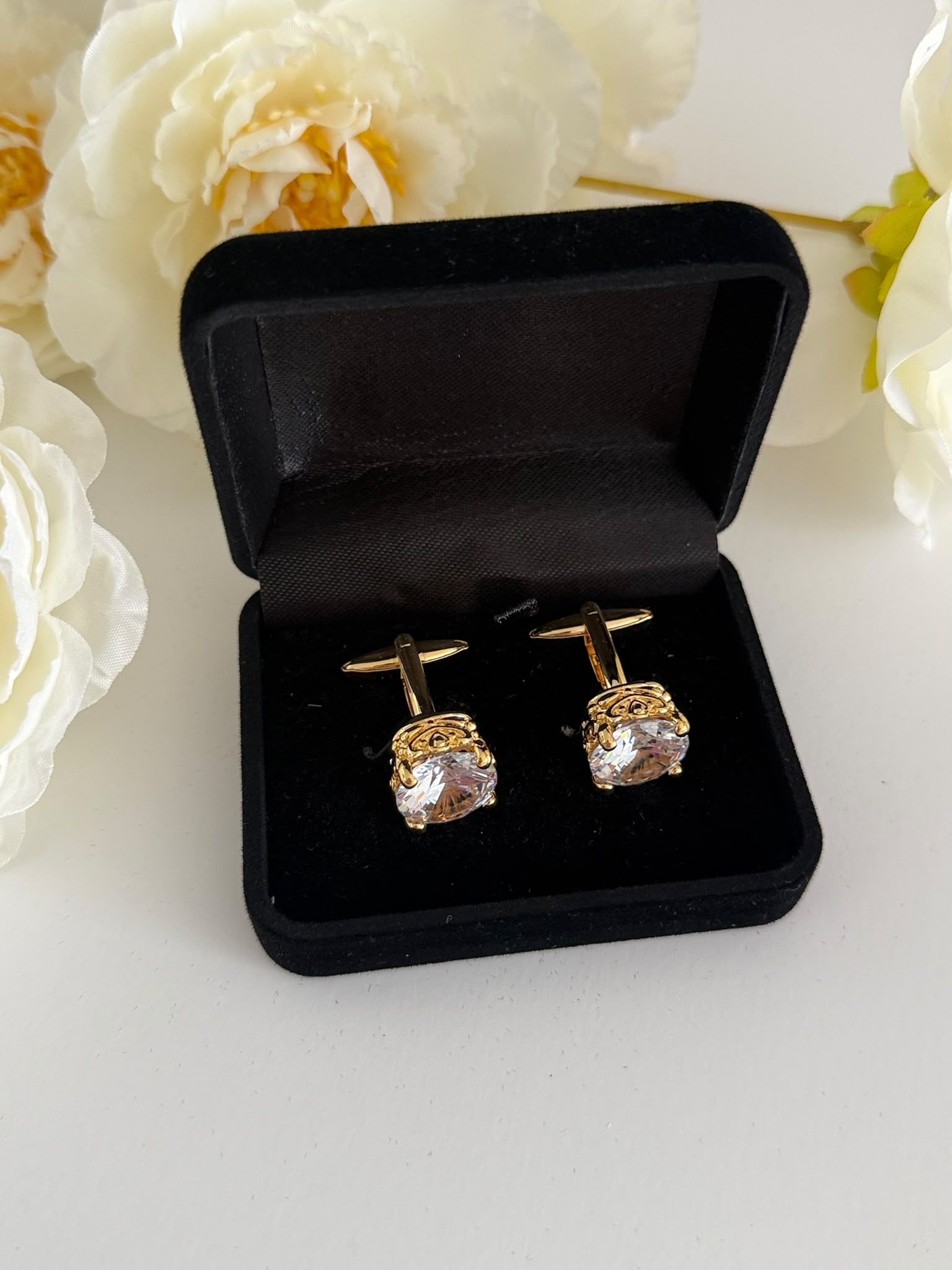 Luxury Golden Round Cubic Zirconia Cufflinks