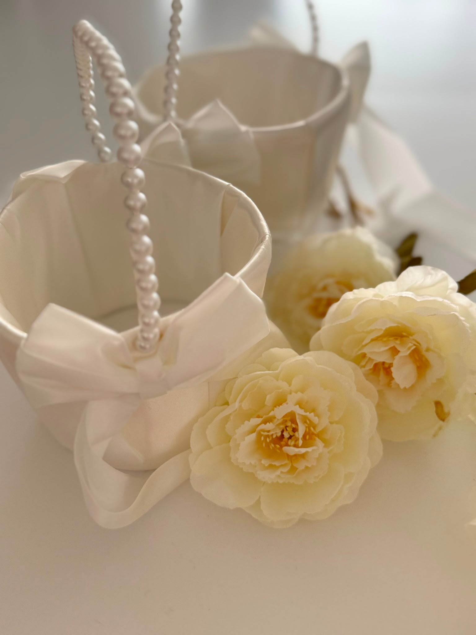 2PCS White Satin Flower Girl Basket Set with Pearl Handle & Elegant Bow