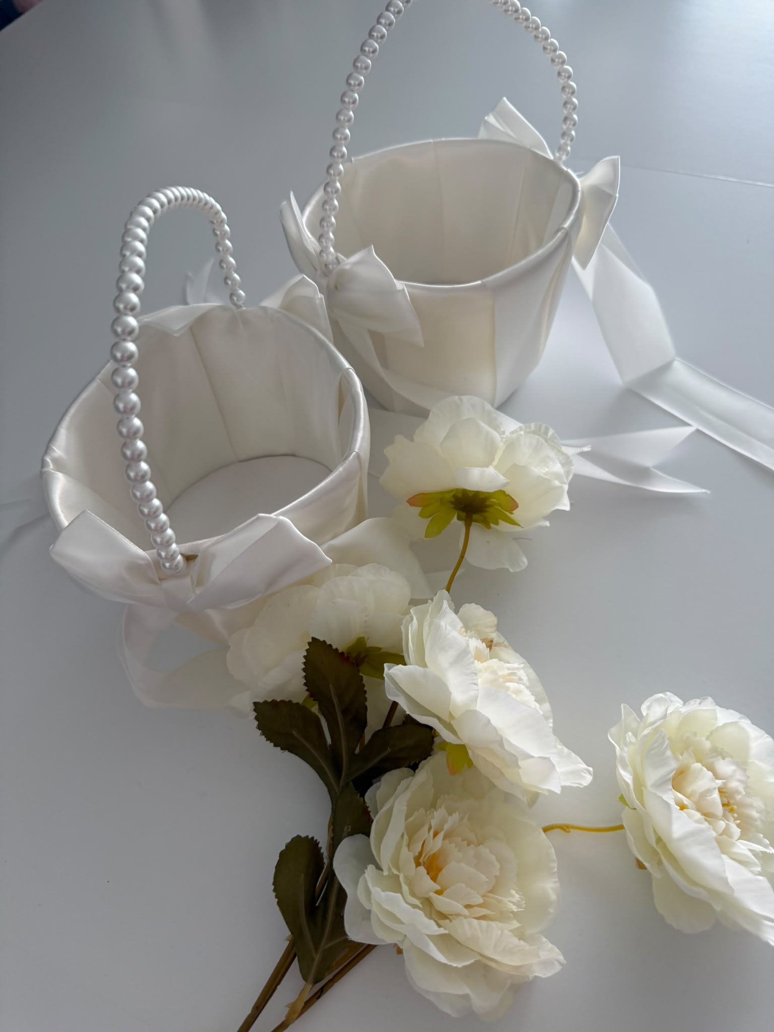 2PCS White Satin Flower Girl Basket Set with Pearl Handle & Elegant Bow