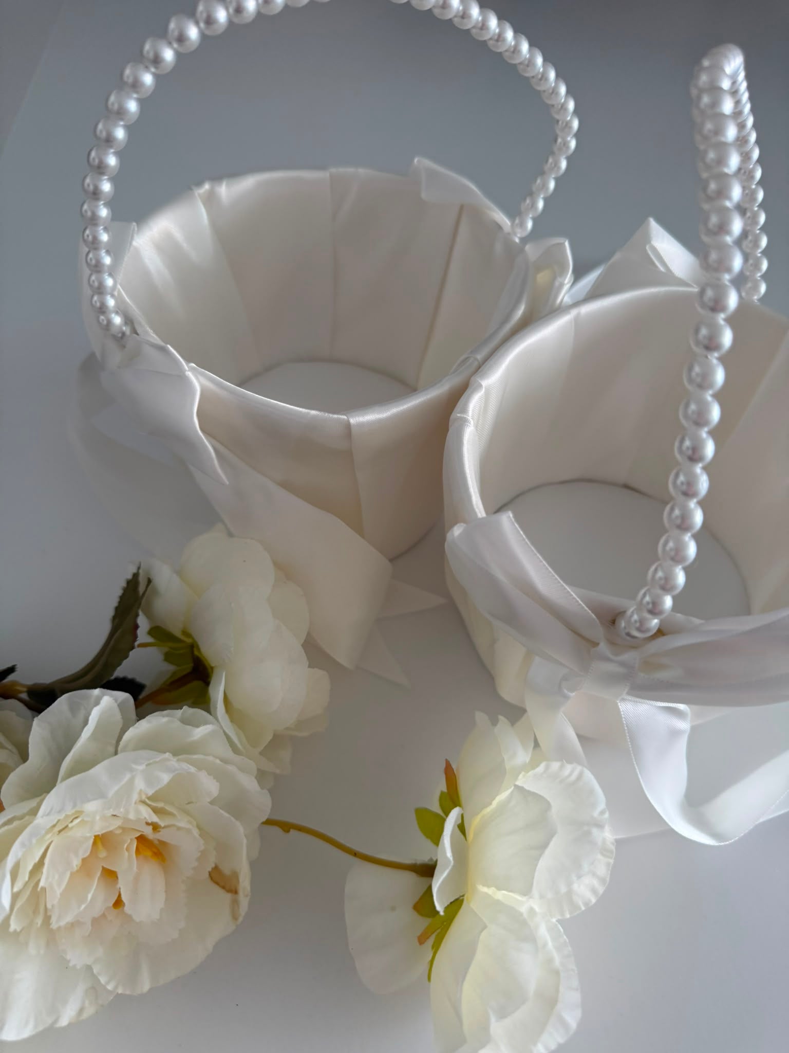 2PCS White Satin Flower Girl Basket Set with Pearl Handle & Elegant Bow
