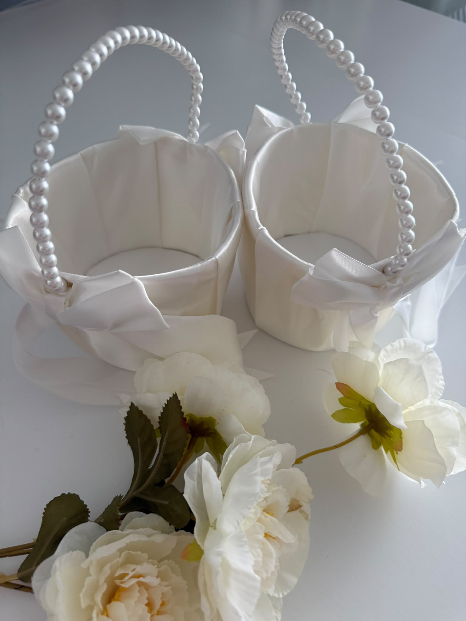 2PCS White Satin Flower Girl Basket Set with Pearl Handle & Elegant Bow