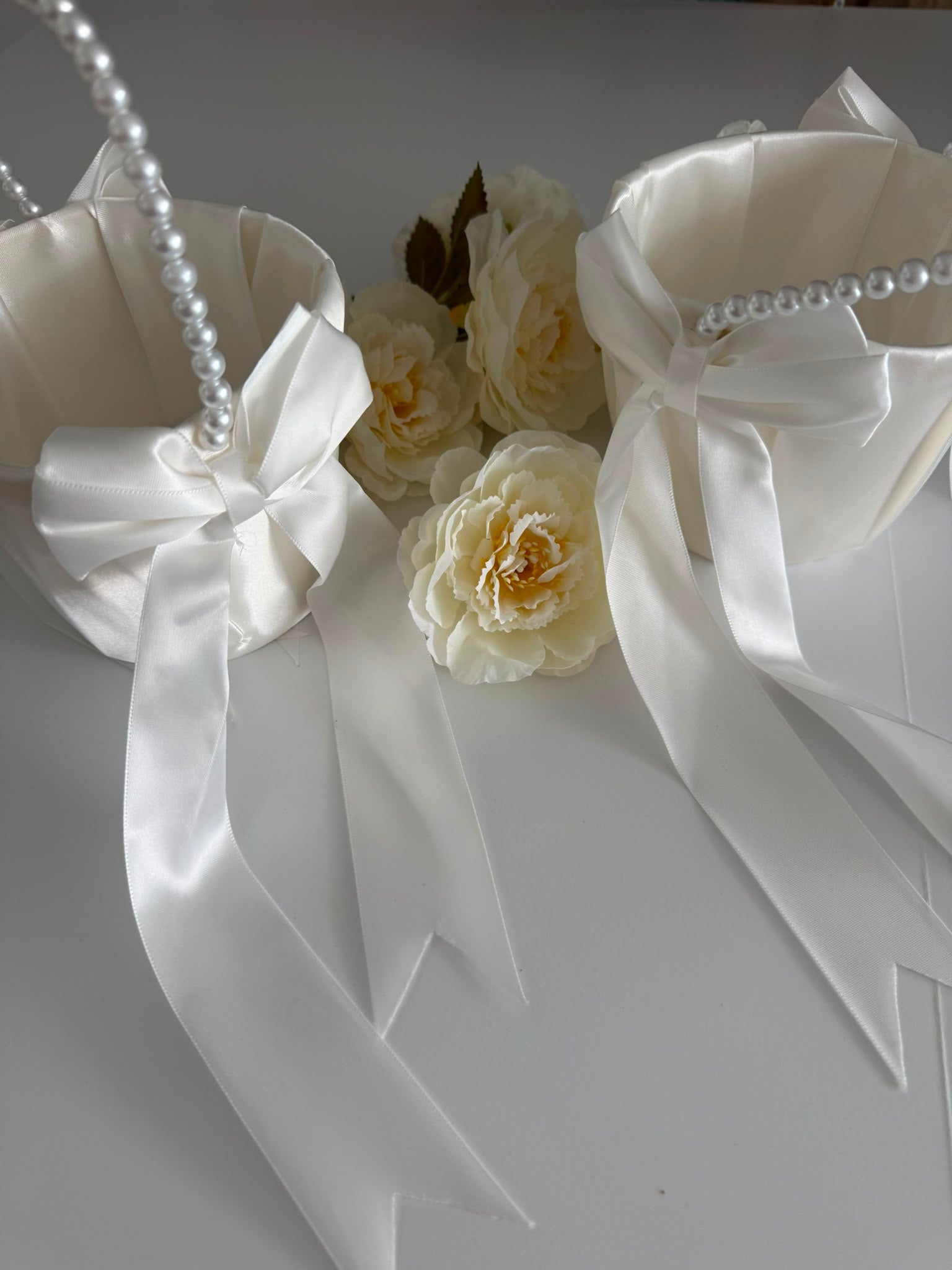 2PCS White Satin Flower Girl Basket Set with Pearl Handle & Elegant Bow