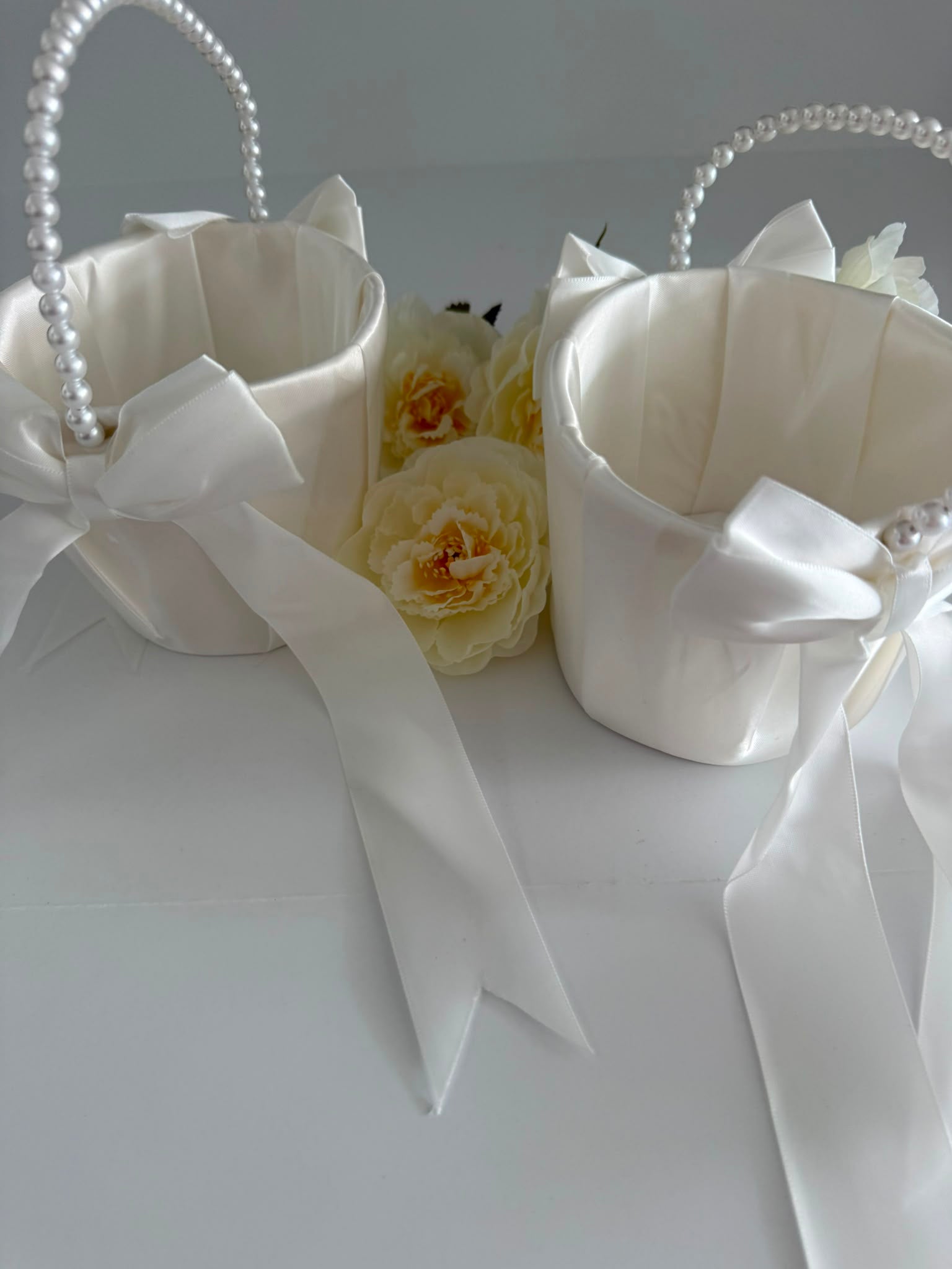 2PCS White Satin Flower Girl Basket Set with Pearl Handle & Elegant Bow
