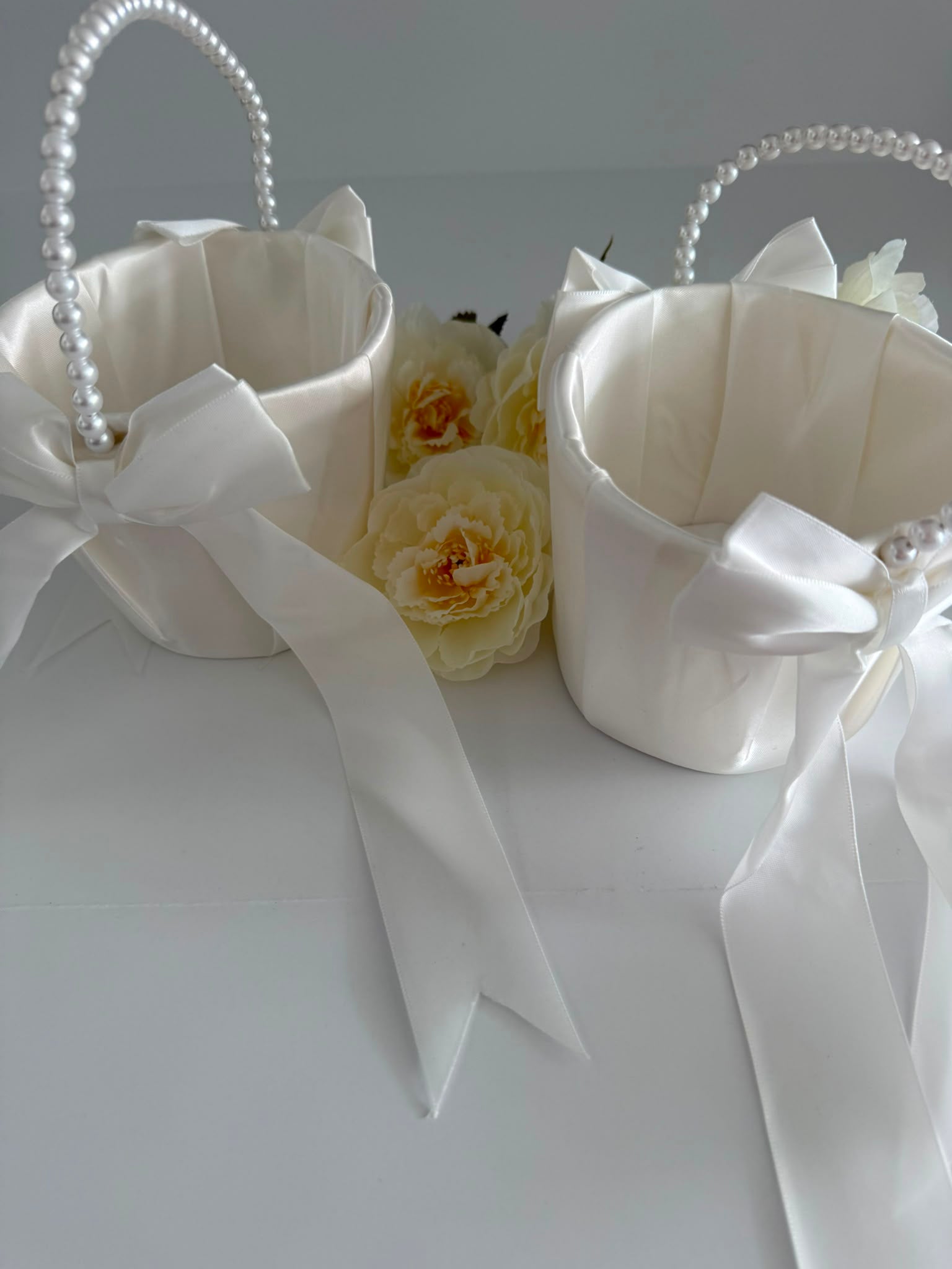 2PCS White Satin Flower Girl Basket Set with Pearl Handle & Elegant Bow