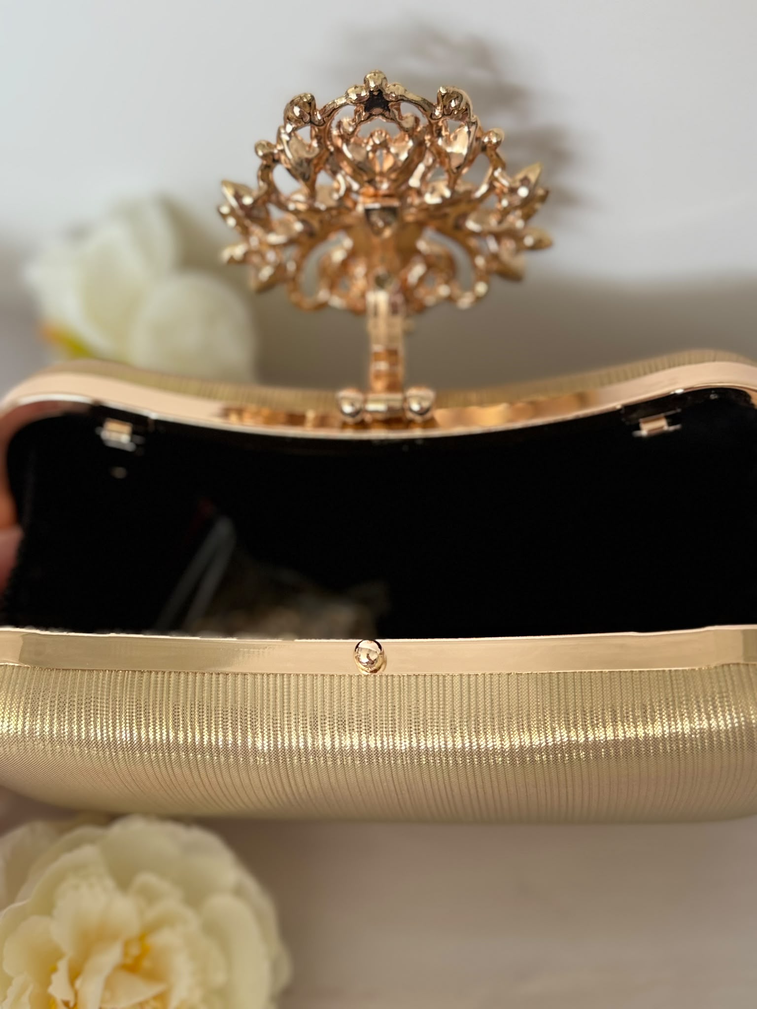 Golden Handbag with Crystal Clasp